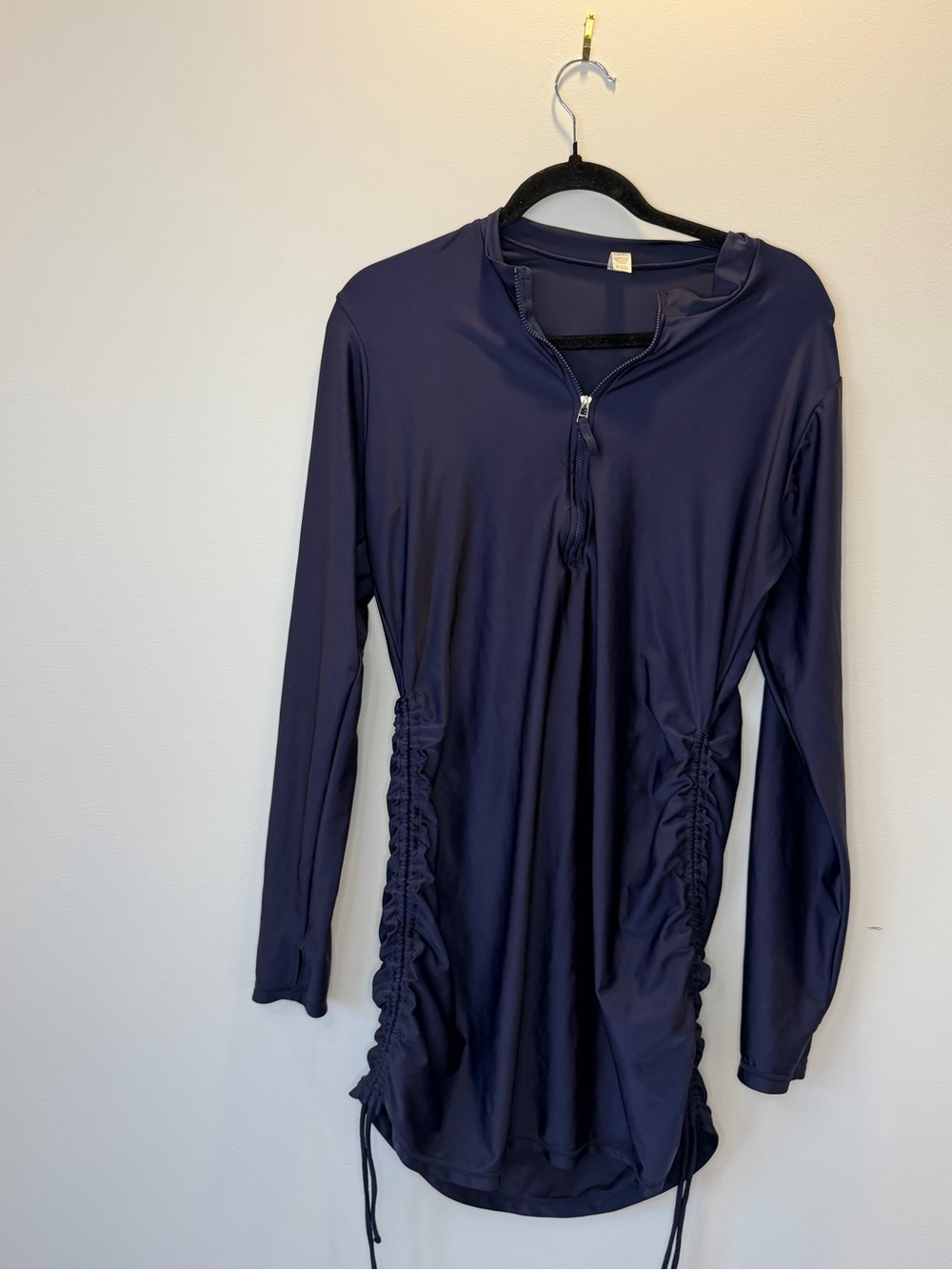 Navy Long-Sleeve Ruched Zip-Front swim top xl